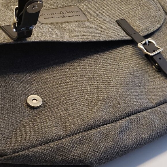 Ashbury Lap top Computer Bag Johnson & Johnson Medical  Devices Companies Men's - Picture 3 of 11